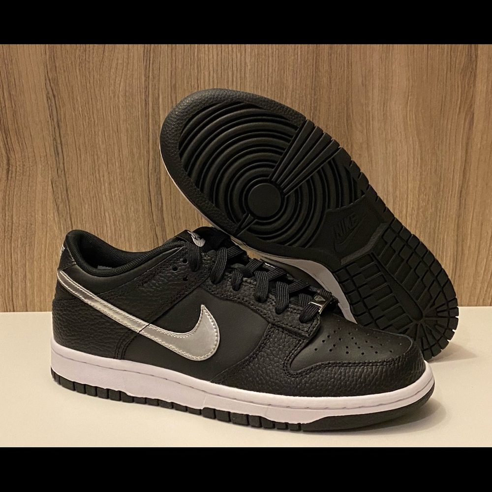 Nike Dunk Low GS x NBA Spurs DC9560-001 Black White Silver Chrome Grey Size 6.5Y - Picture 8 of 11